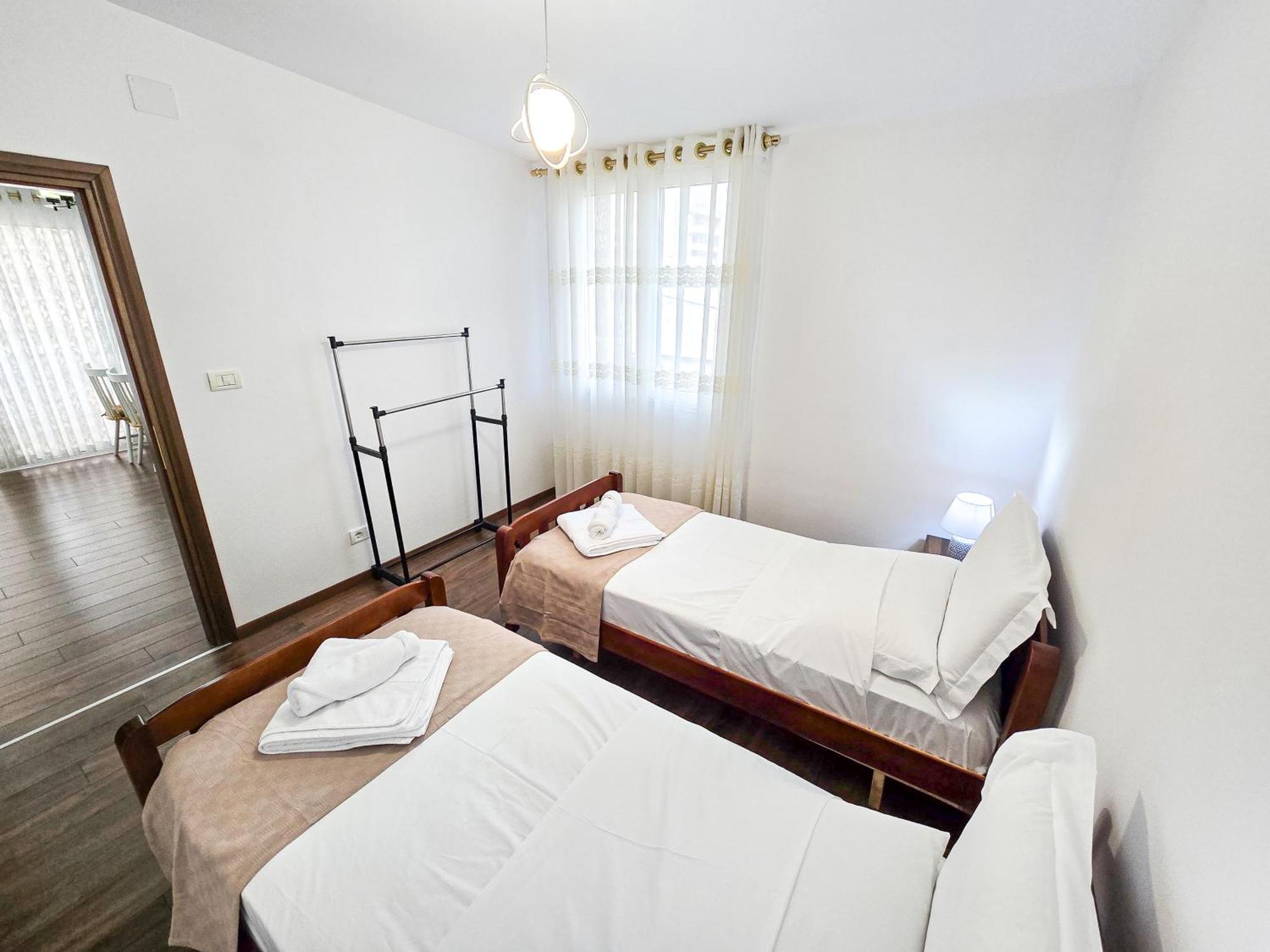 Lake Park 2Br Apartment Tirana Exterior photo