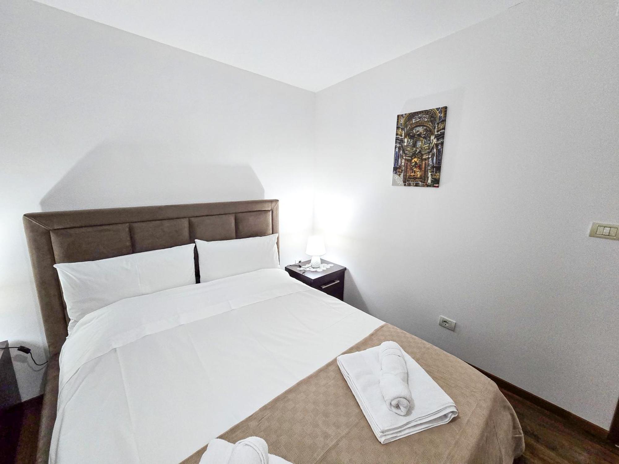 Lake Park 2Br Apartment Tirana Exterior photo